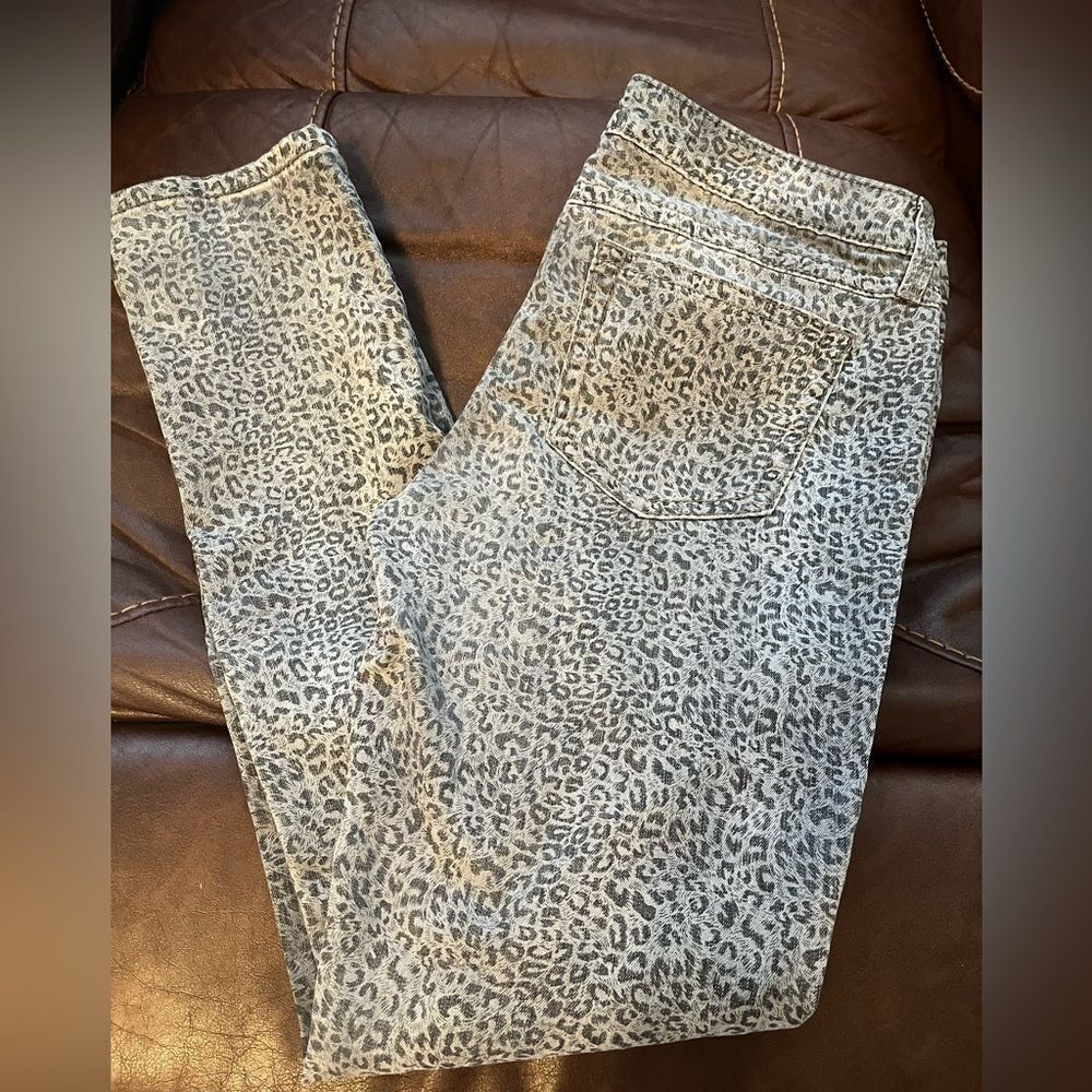 Wrangler Women’s Rock 47 Grey Cheetah Skinny Jeans Ultra Low Rise 11x31 EUC